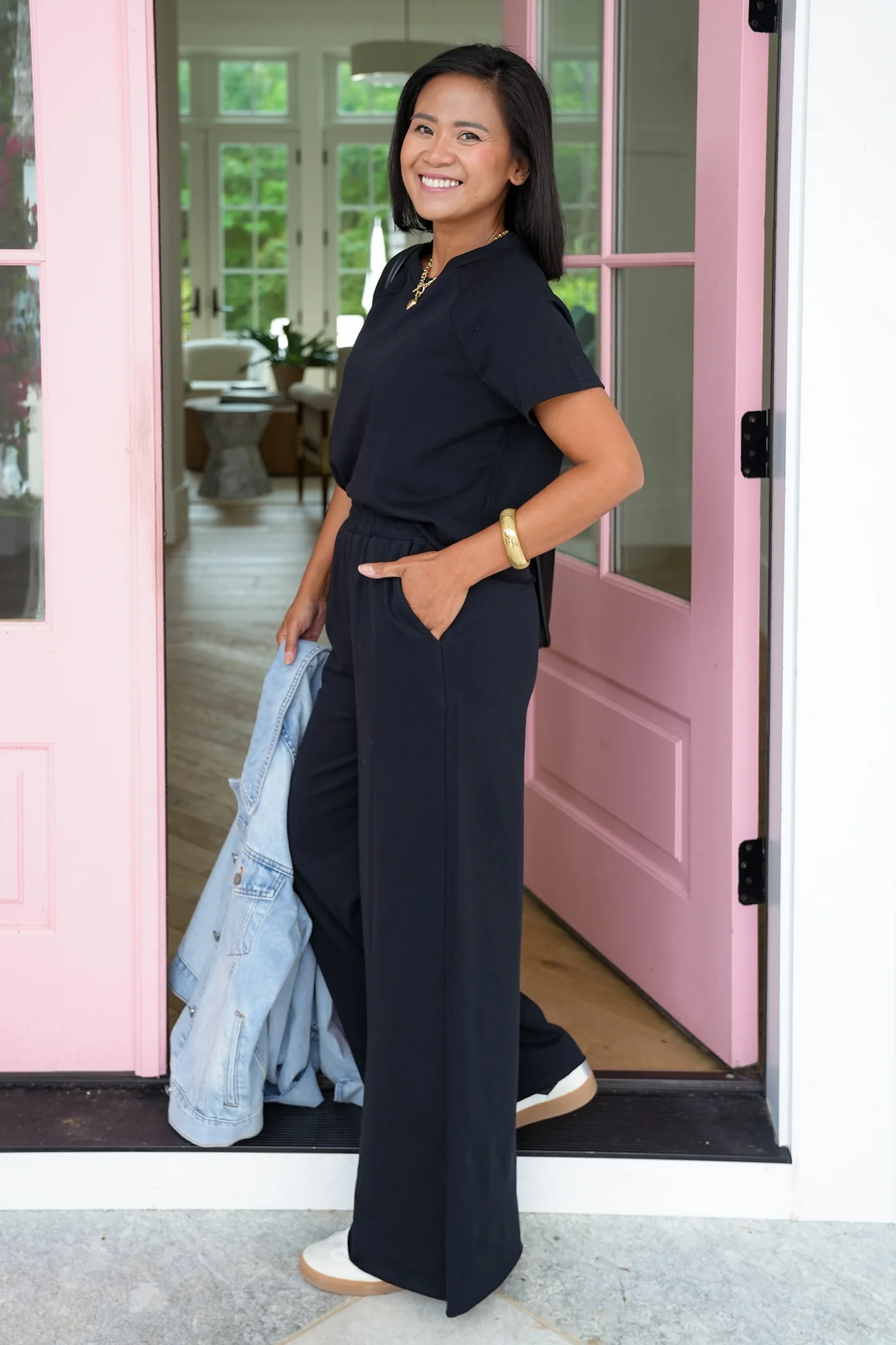 Black Short Sleeve Crop Top and Pants Set - Image 4
