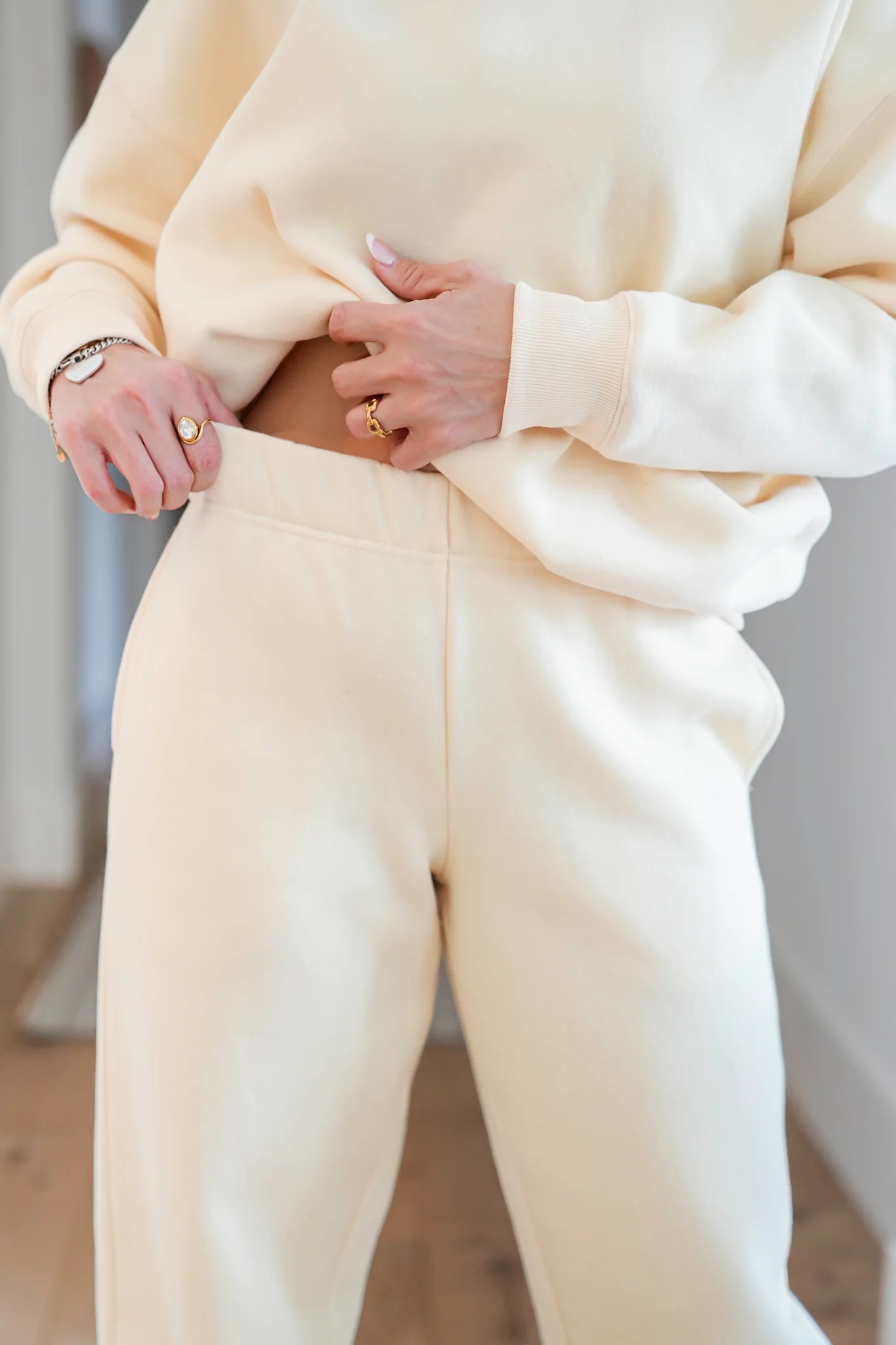 Cream Elastic Waist Sweatpants with Side Pockets - Image 3