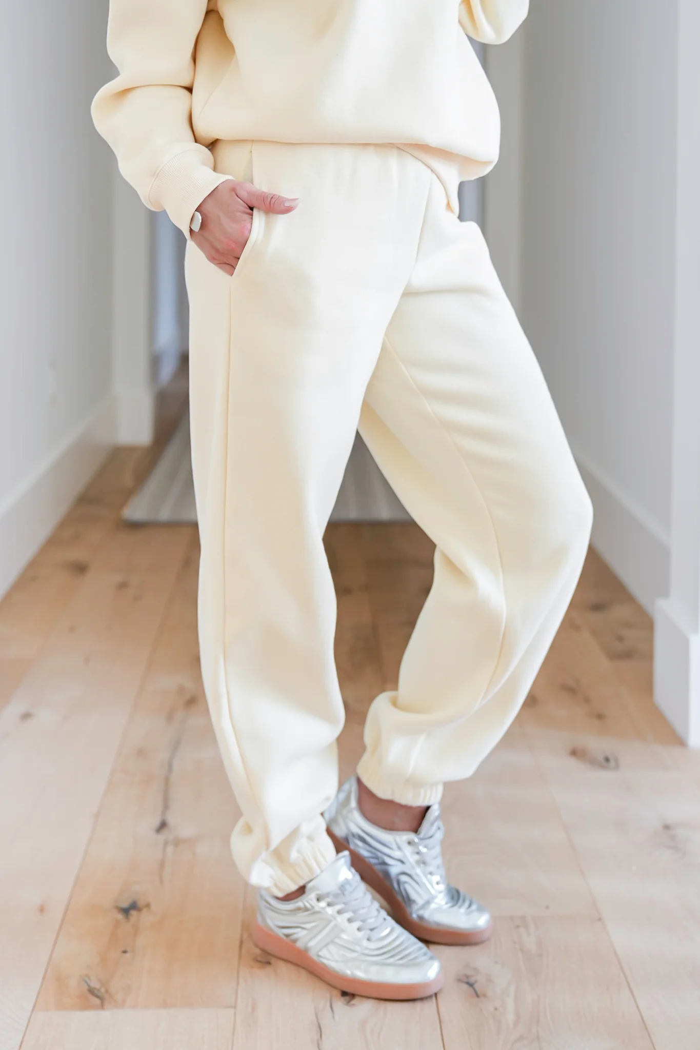 Cream Elastic Waist Sweatpants with Side Pockets - Image 4