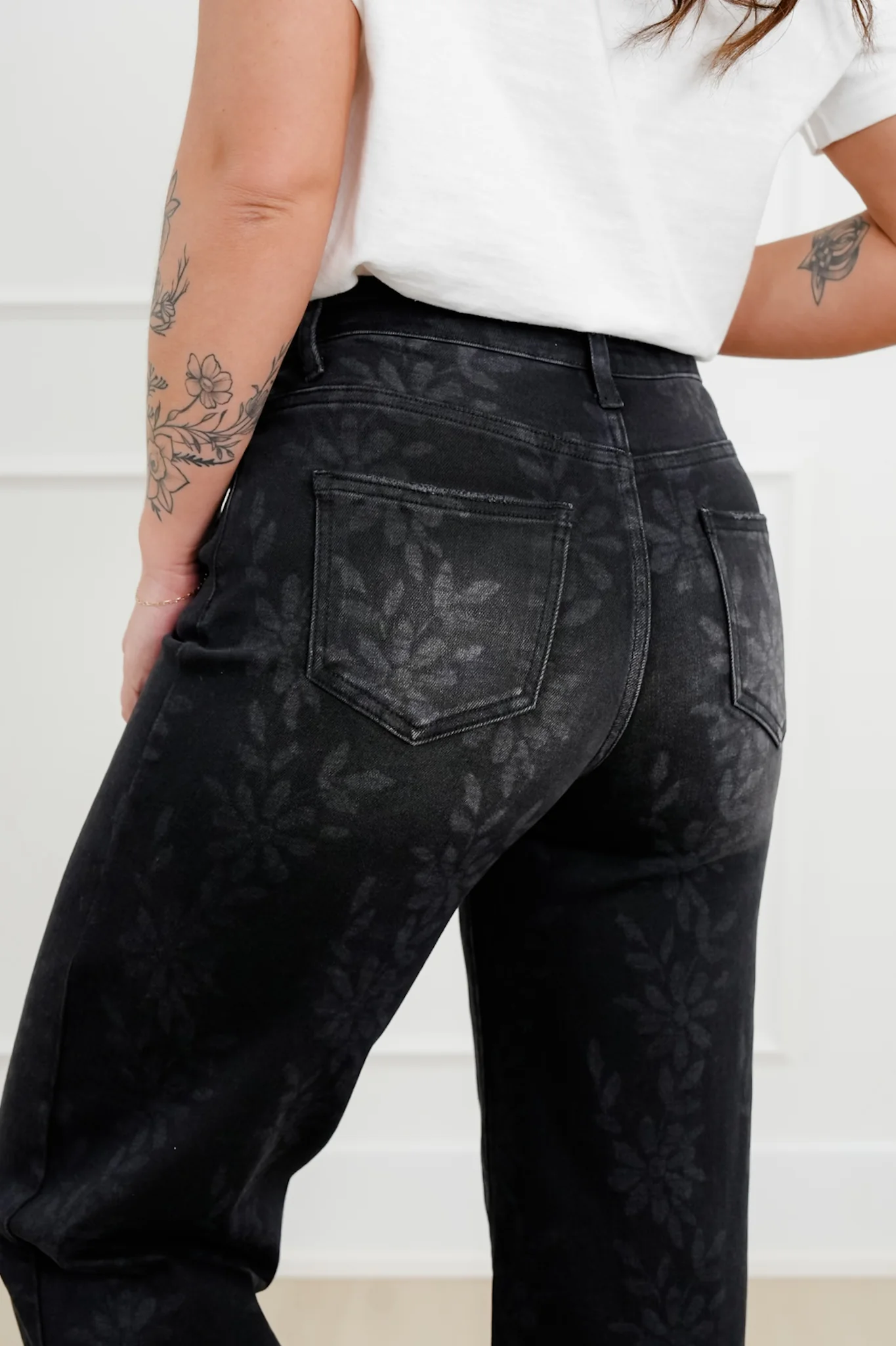 Daisy Print High Waist Wide Leg Jeans - Image 4