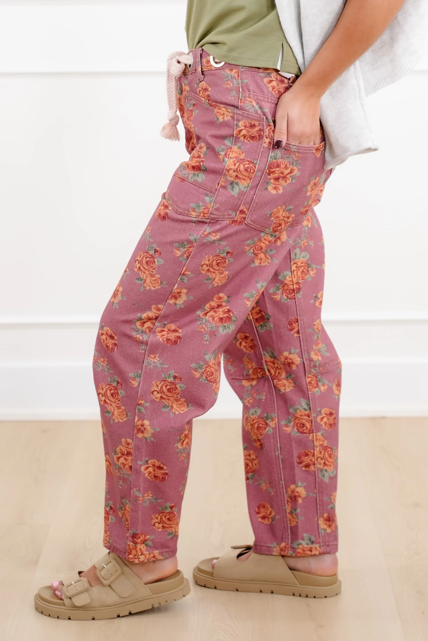 Floral Print Cropped Pants with Braided Rope Belt - Image 6