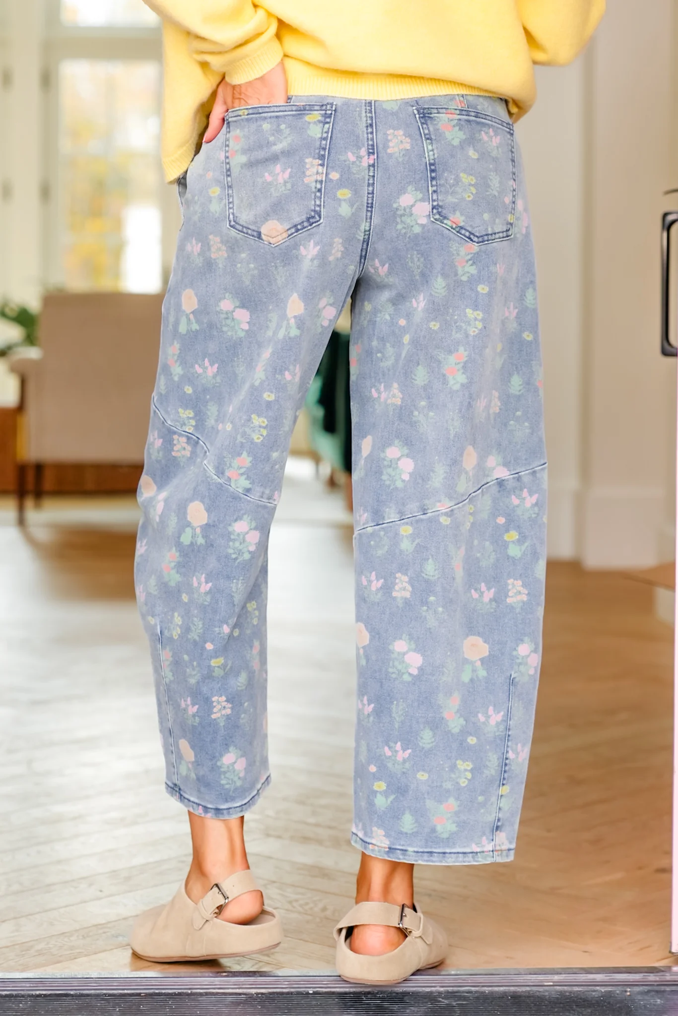 Plus/Reg Floral Print Washed Denim Barrel Pants - Image 5