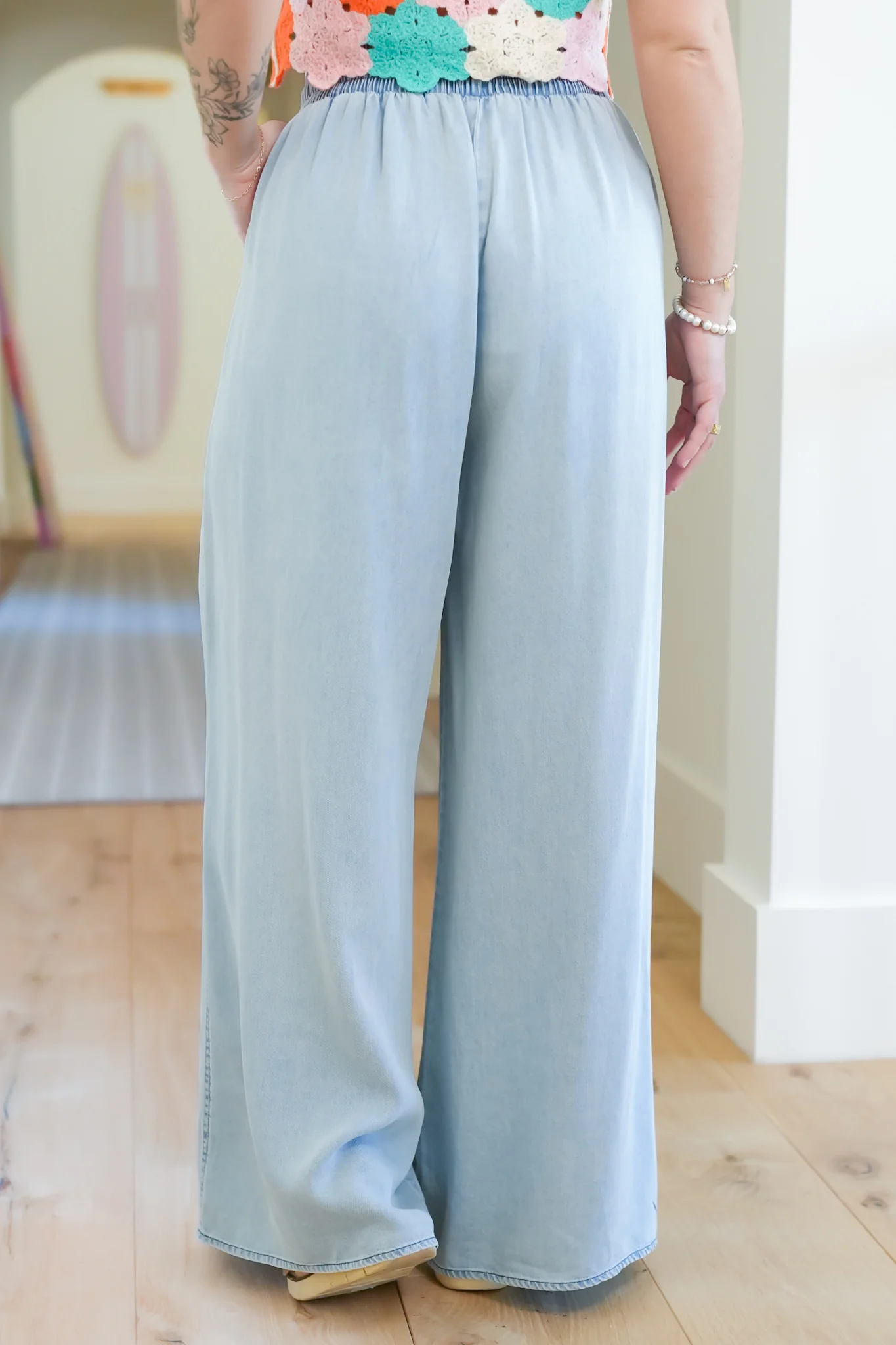 Light Wash Elastic Waist Palazzo Pants - Image 5