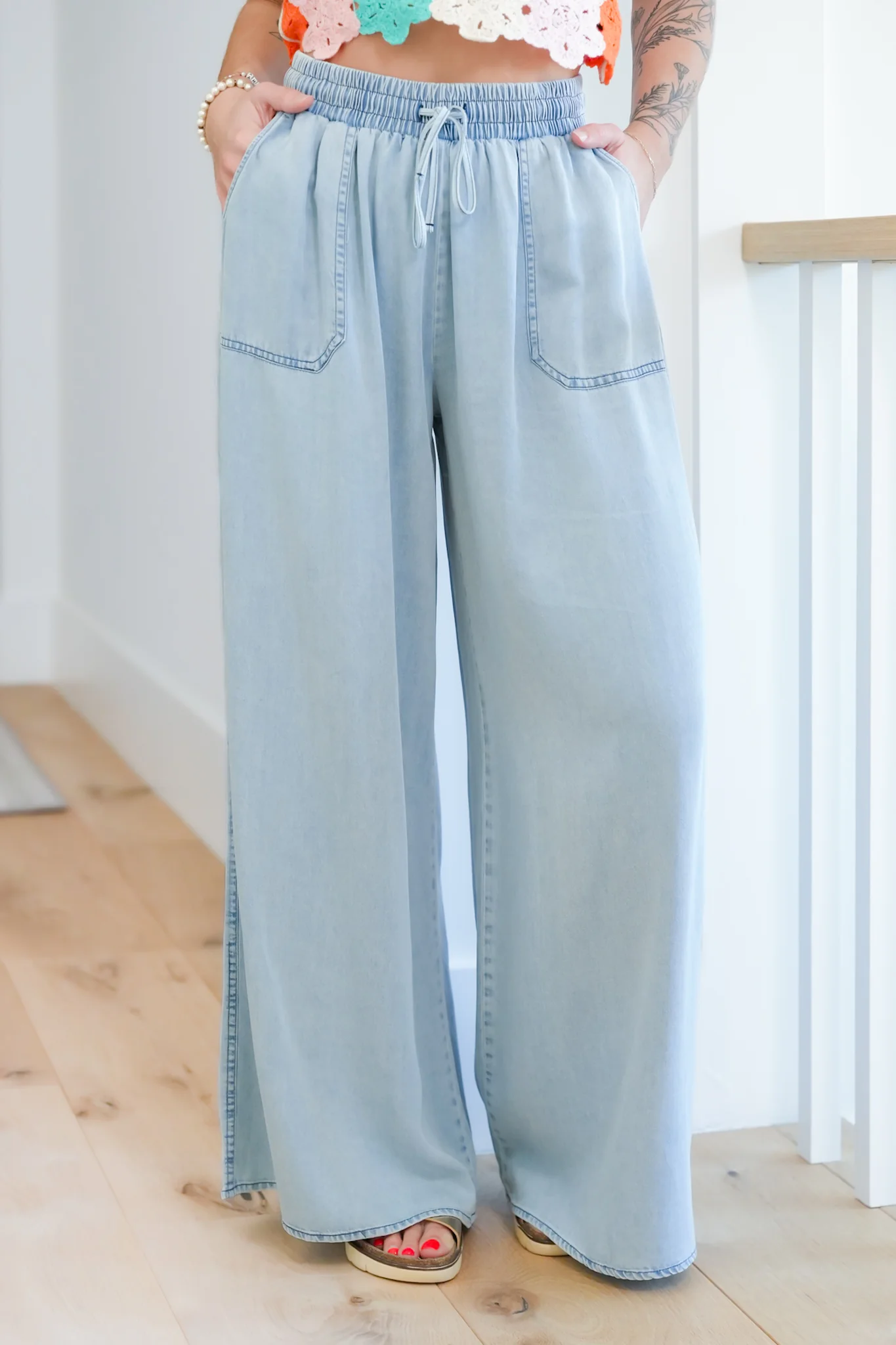 Light Wash Elastic Waist Palazzo Pants - Image 6