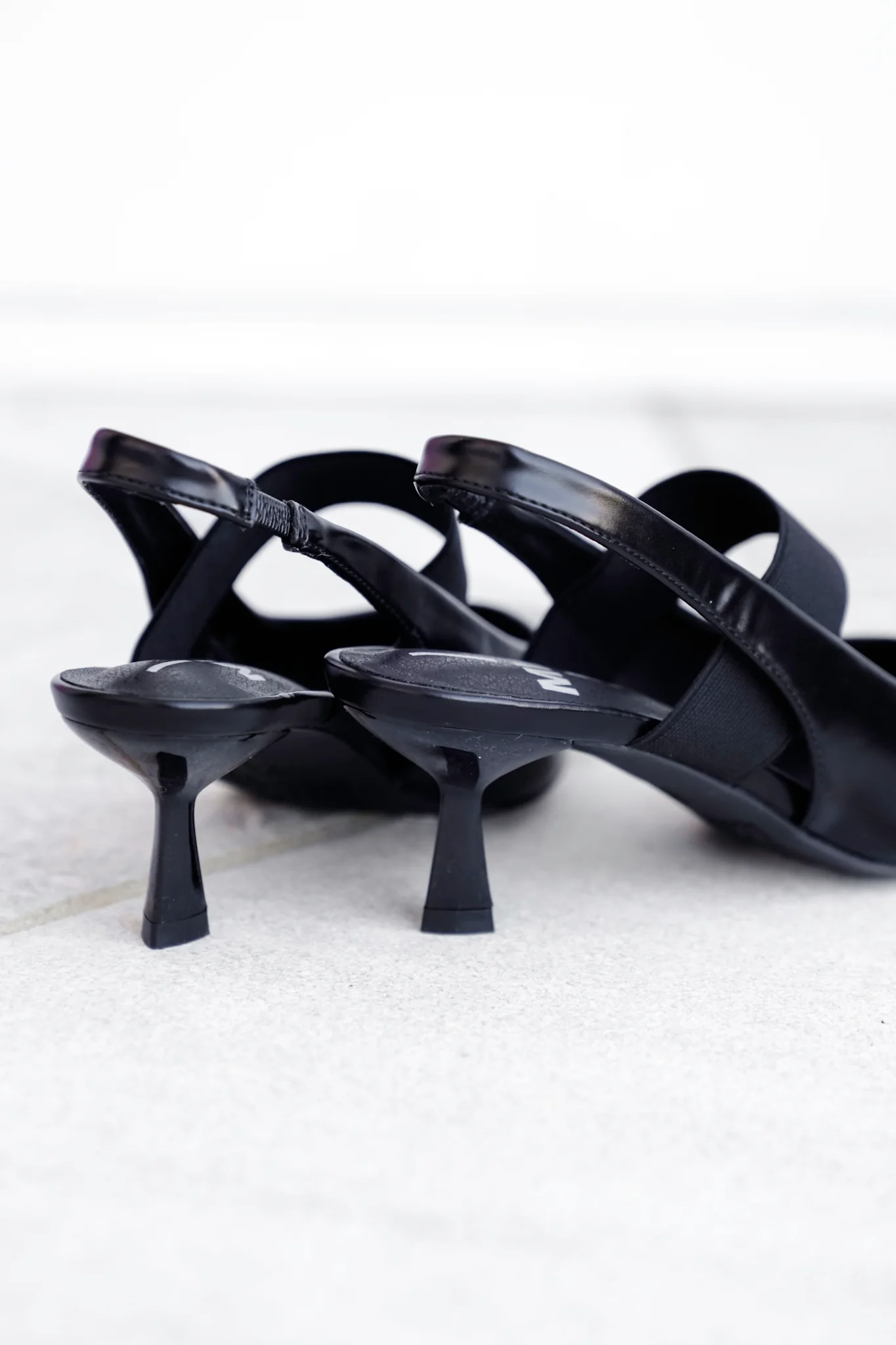 MIA Chic Pointed Toe Elastic Band Heel - Image 4