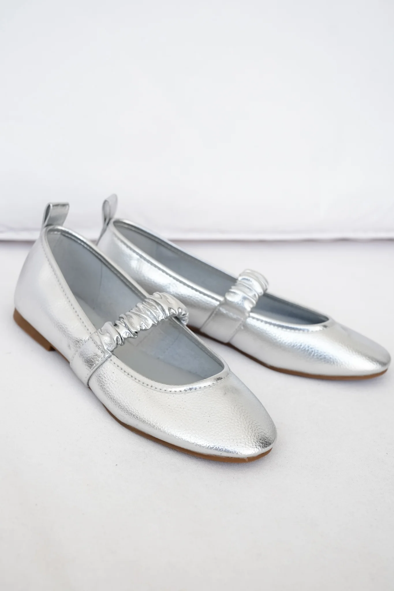 MIA Textured Ballet Flat with Scrunched Elastic Strap - Image 8