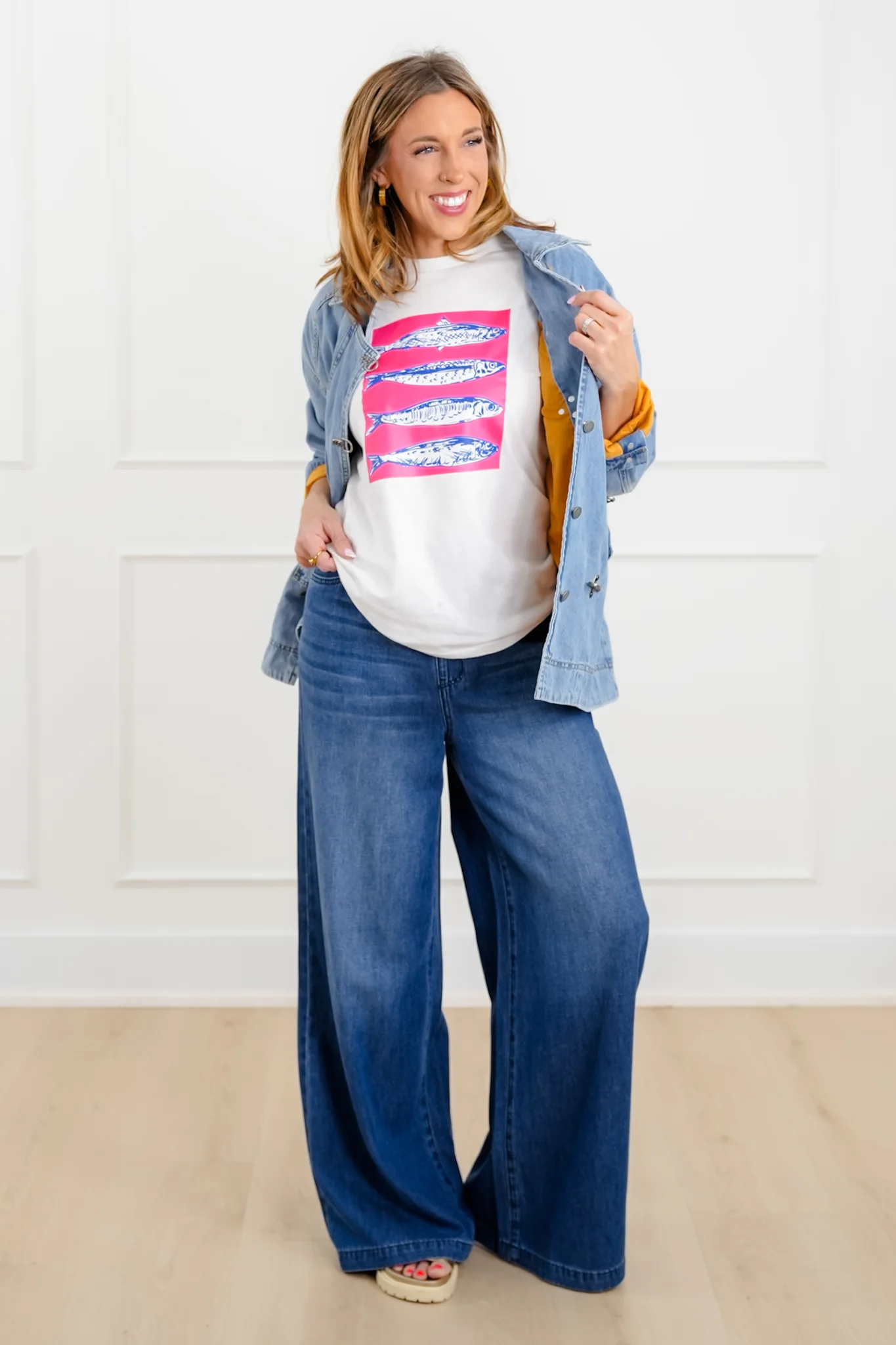 Plus/Reg Short Sleeve Sardines Graphic Top - Image 3
