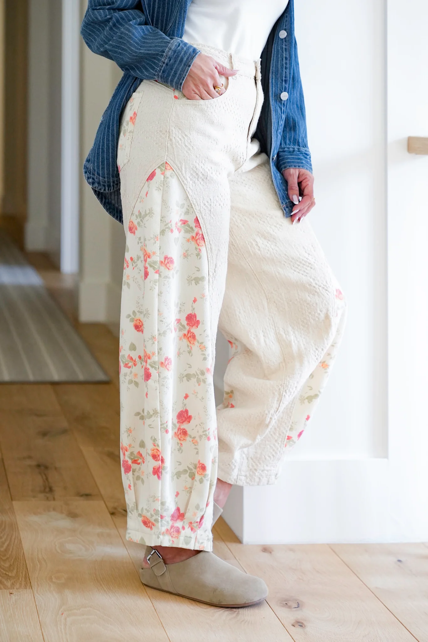 POL Floral and Textured Print Pants with Pleated Hem - Image 5
