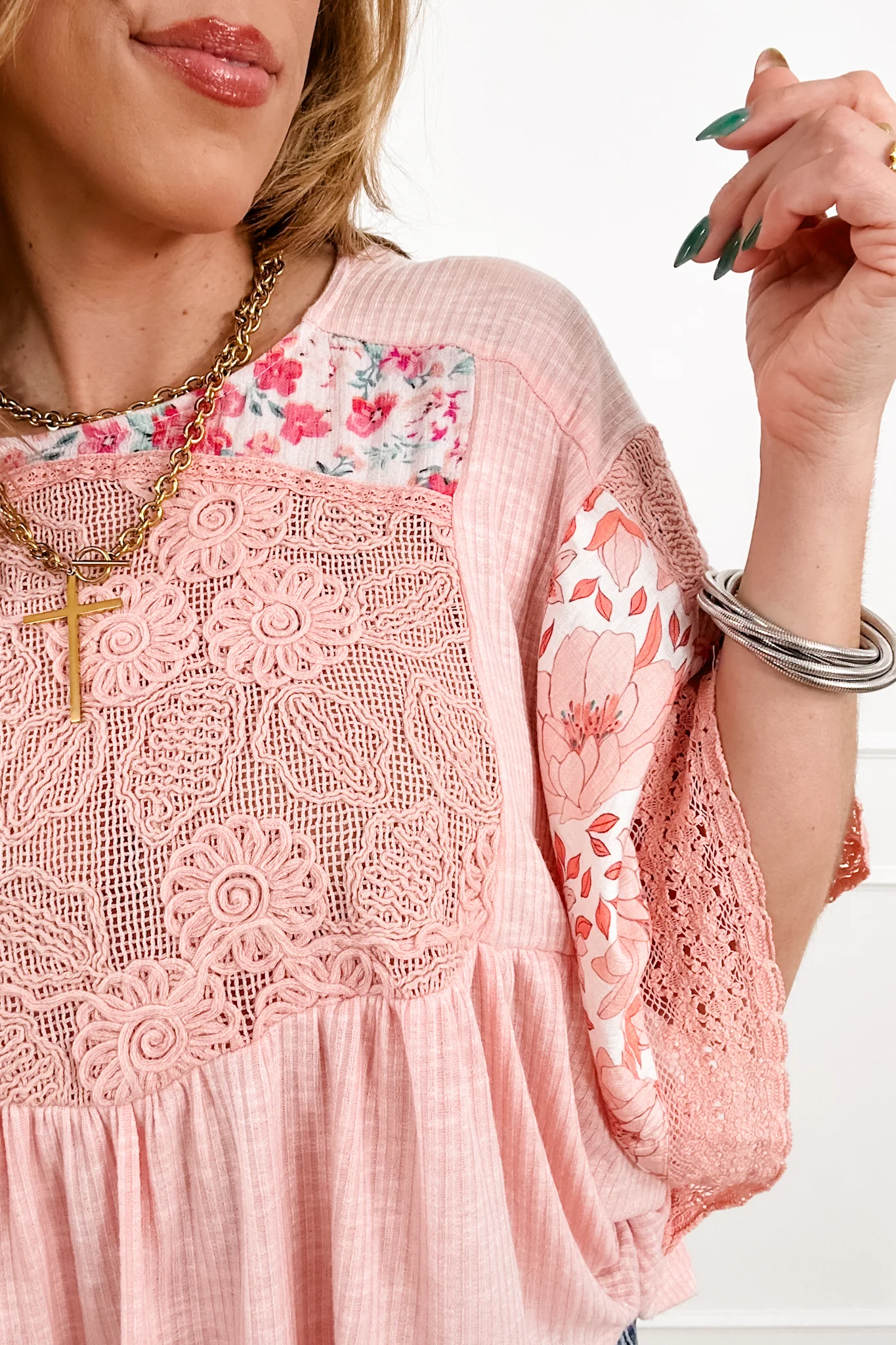 POL Pink Short Sleeve Round Neck Top with Floral Print - Image 4